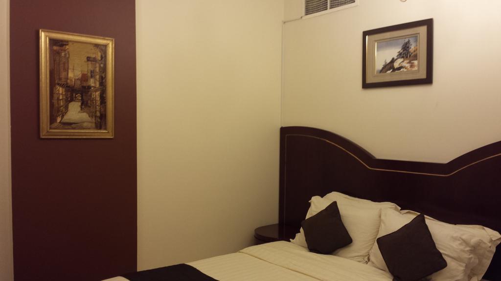 Royal Crown Suites Шарджа Экстерьер фото