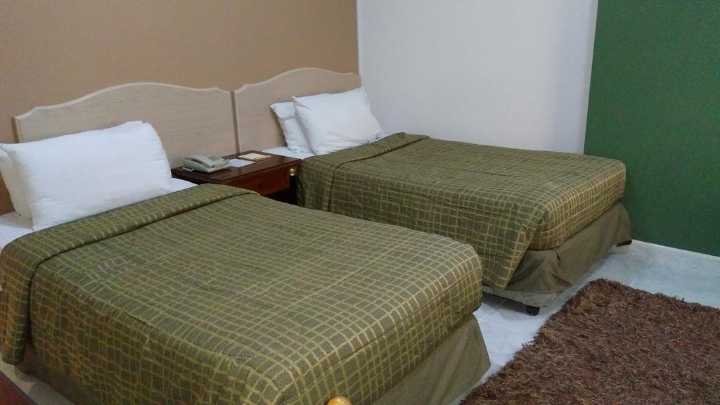 Royal Crown Suites Шарджа Экстерьер фото