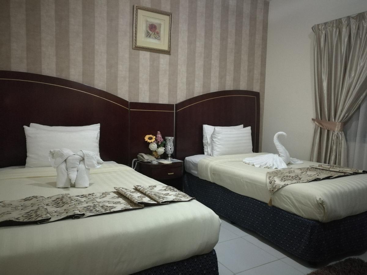 Royal Crown Suites Шарджа Экстерьер фото