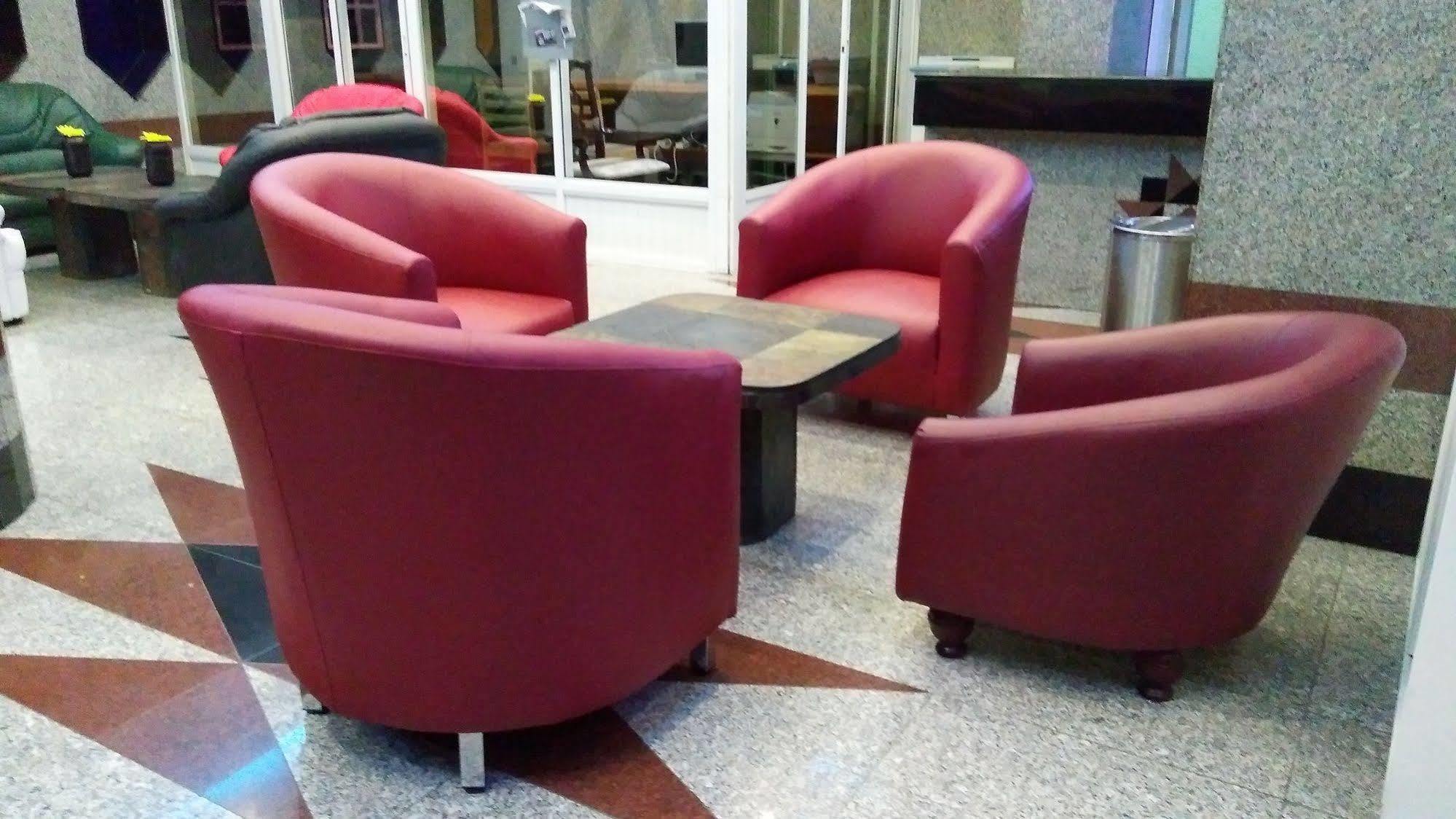 Royal Crown Suites Шарджа Экстерьер фото
